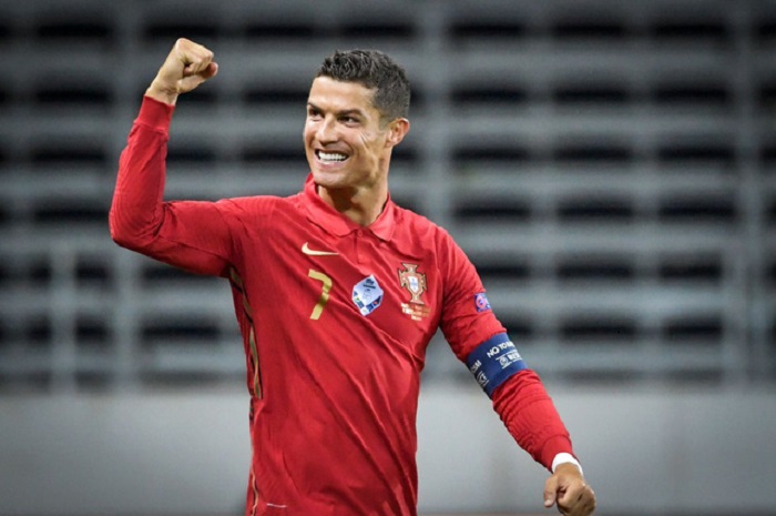Ronaldo cao bao nhiêu?